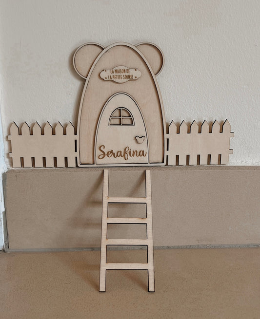 Maison de la Petite Souris – Décor féerique à coller sur une plinthe