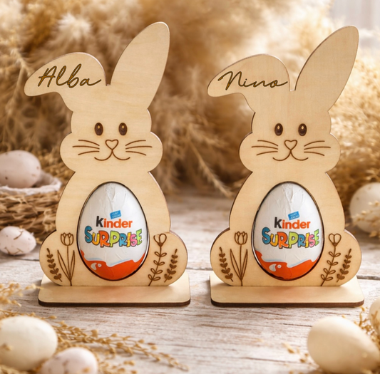 Support en bois lapin pour chocolat Kinder personnalisé