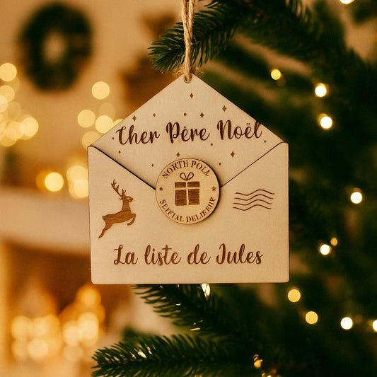 Suspension en bois enveloppe personnaliée